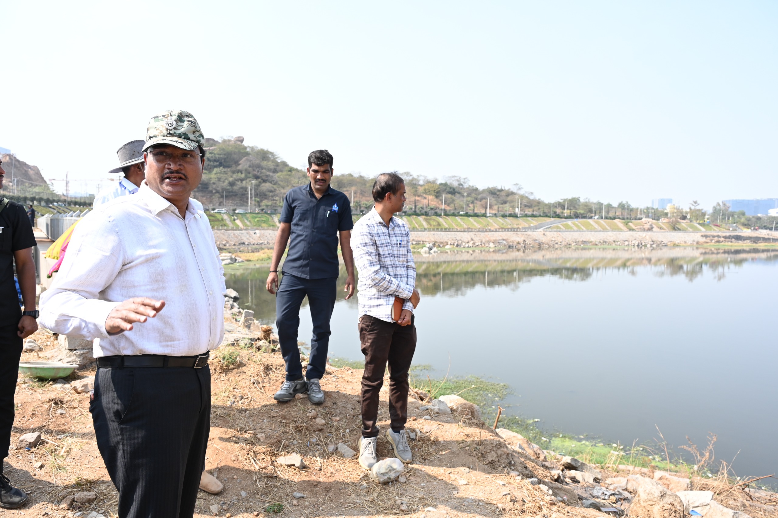 ఖాజాగూడ చెరువు క‌బ్జాల‌పై హైడ్రా దృష్టి.