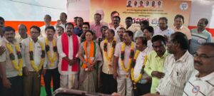 ఇందిరాపార్క్ ధర్నా చౌక్ ప్రభుత్వ ఉద్యోగులకు,రిటైర్ ఉద్యోగులకు మద్దతుగా నిరహారఎంపీ డీకే అరుణ దీక్ష.