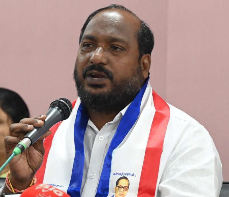 బీసీల ద్రోహి కోమటిరెడ్డిని మంత్రివర్గం నుండి తొలగించాలి జాజుల శ్రీనివాస్ గౌడ్ డిమాండ్.