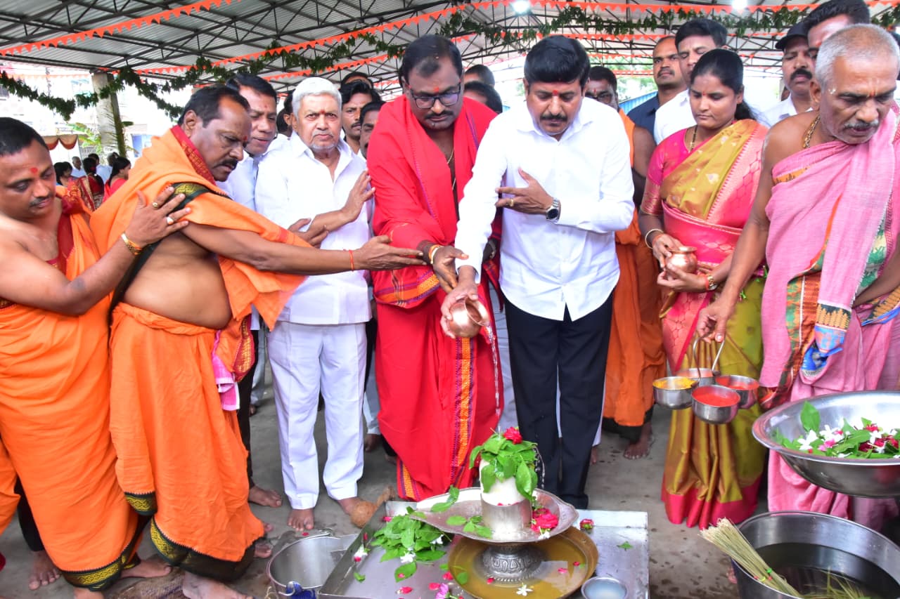 ది గ్రేన్ అండ్ సీడ్స్ మర్చంట్స్ అసోసియేషన్ తాండూర్.. ఆధ్వర్యంలో